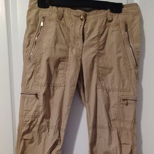 Like new women's Michael Kors capri pants with adjustable ankle accents
